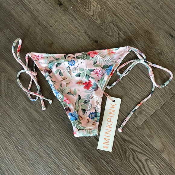 MinkPink Aloha Tie Bottom - Picture 2 of 2